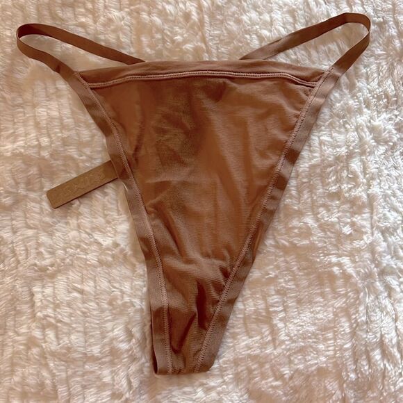 Skims PLUS Beige Mesh Thong Panties Sz 2X - Picture 2 of 4